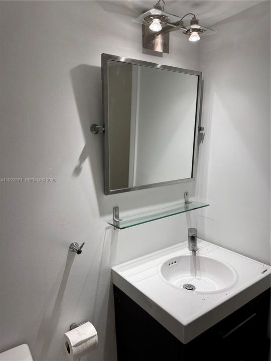 出租: $3,150 (1 贝兹, 1 浴室, 1000 平方英尺)