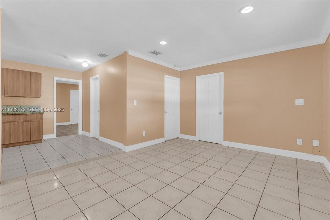 En Renta: $4,500 (5 camas, 2 baños, 1880 Pies cuadrados)