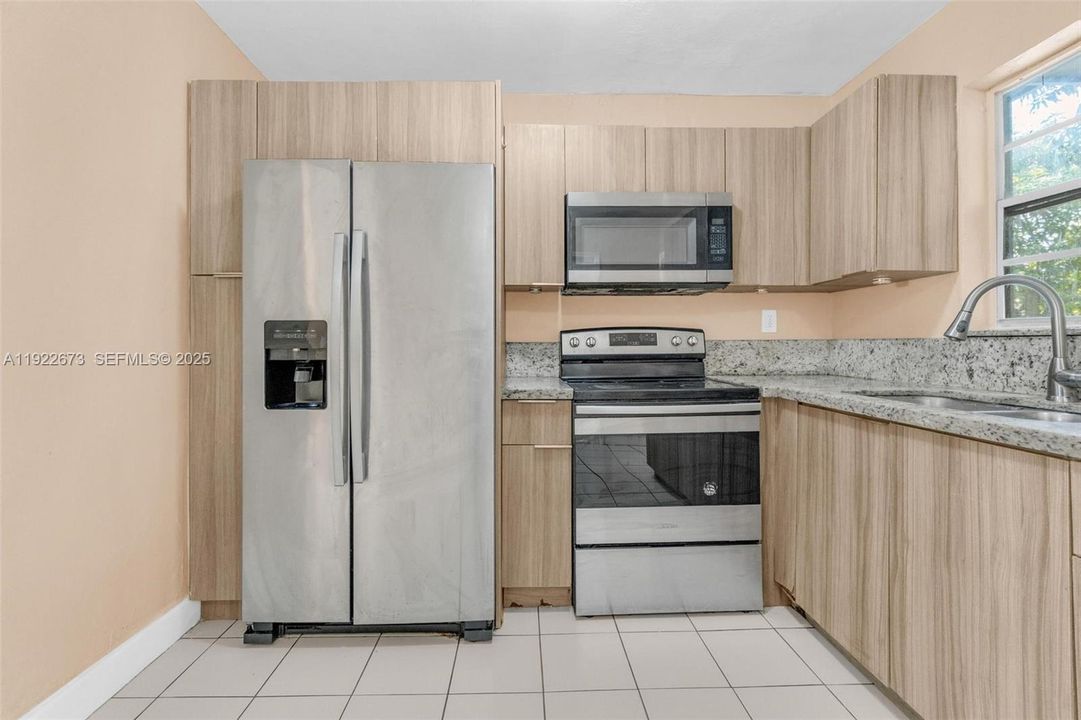 En Renta: $4,500 (5 camas, 2 baños, 1880 Pies cuadrados)