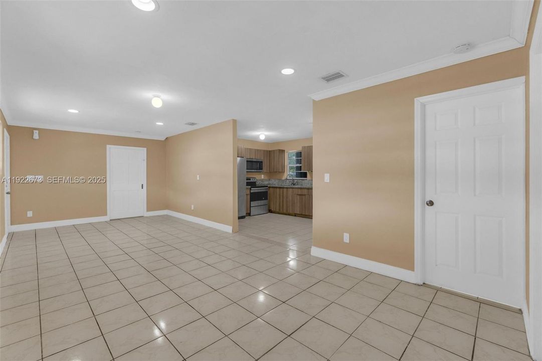 En Renta: $4,500 (5 camas, 2 baños, 1880 Pies cuadrados)