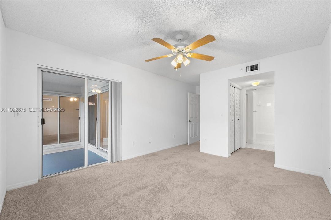 待售: $259,900 (2 贝兹, 2 浴室, 1124 平方英尺)