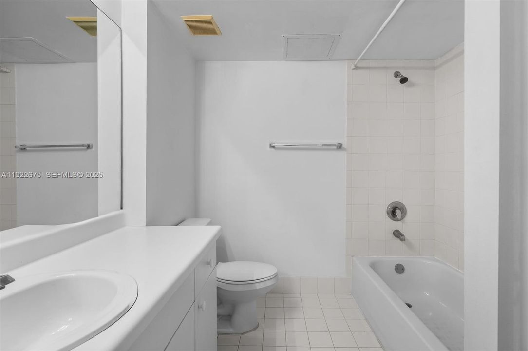 待售: $259,900 (2 贝兹, 2 浴室, 1124 平方英尺)