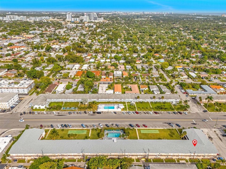 For Sale: $105,000 (1 beds, 1 baths, 604 Square Feet)