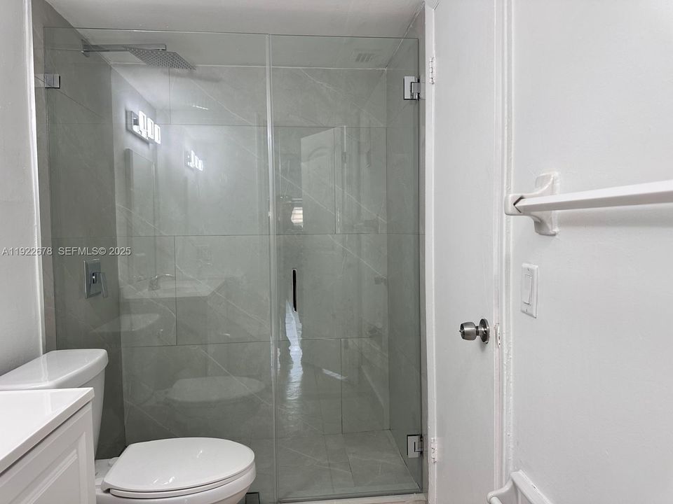 В аренду: $1,900 (1 спален, 1 ванн, 850 Квадратных фут)