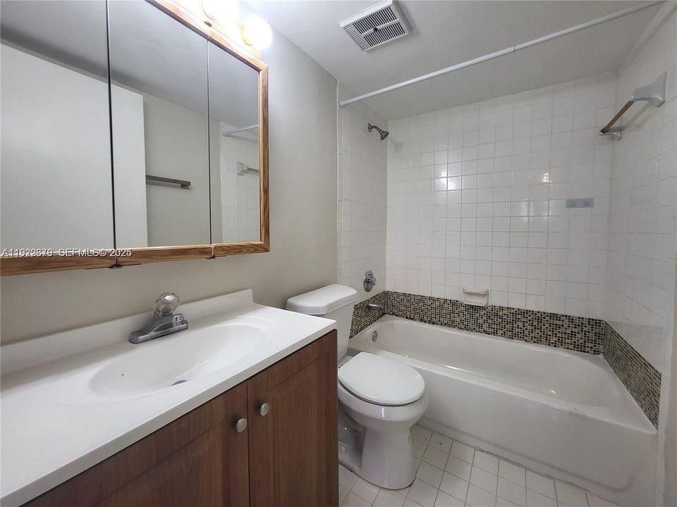 En Renta: $2,350 (2 camas, 2 baños, 944 Pies cuadrados)