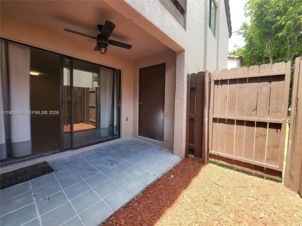 En Renta: $2,350 (2 camas, 2 baños, 944 Pies cuadrados)