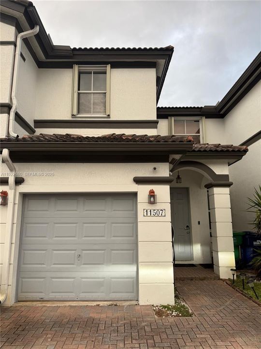 For Sale: $600,000 (3 beds, 2 baths, 1690 Square Feet)