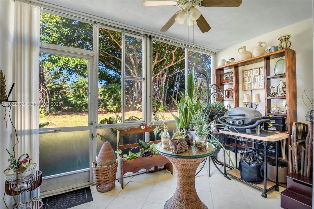 En Venta: $185,000 (2 camas, 2 baños, 1013 Pies cuadrados)