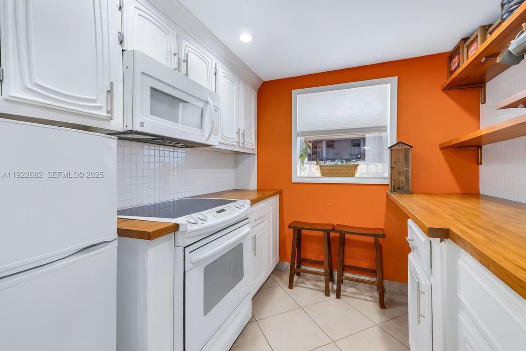 En Venta: $185,000 (2 camas, 2 baños, 1013 Pies cuadrados)