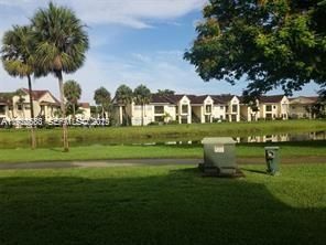 待售: $258,000 (1 贝兹, 1 浴室, 804 平方英尺)