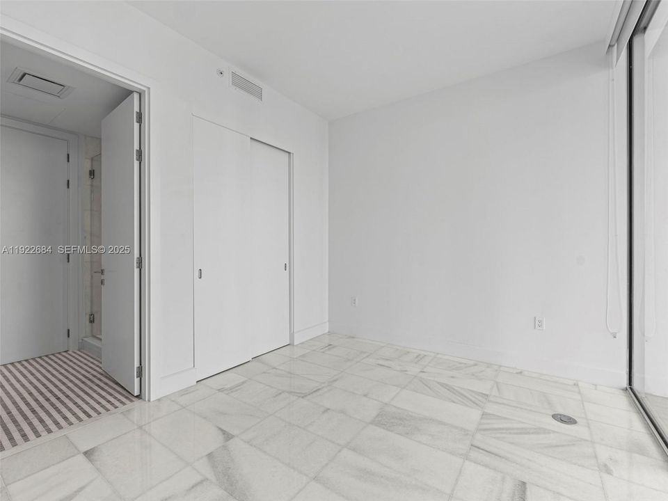 For Rent: $8,500 (2 beds, 2 baths, 1105 Square Feet)