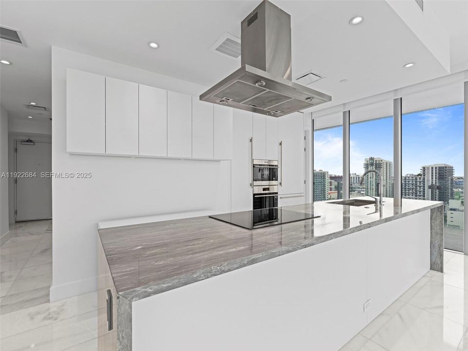 For Rent: $8,500 (2 beds, 2 baths, 1105 Square Feet)