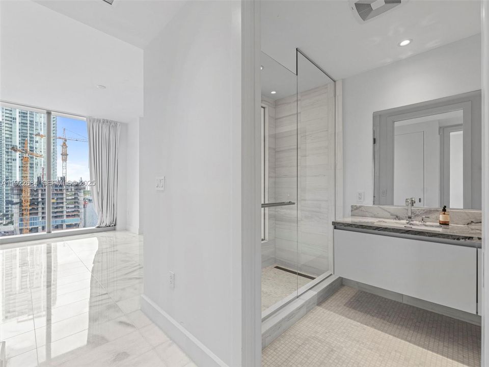 For Rent: $8,500 (2 beds, 2 baths, 1105 Square Feet)