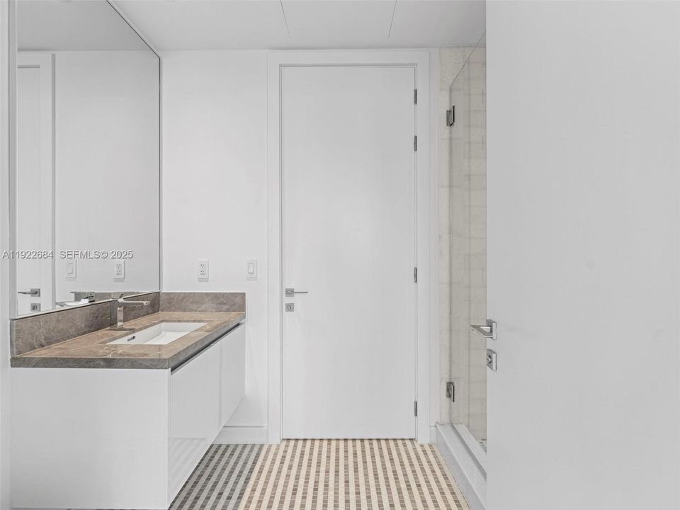 For Rent: $8,500 (2 beds, 2 baths, 1105 Square Feet)