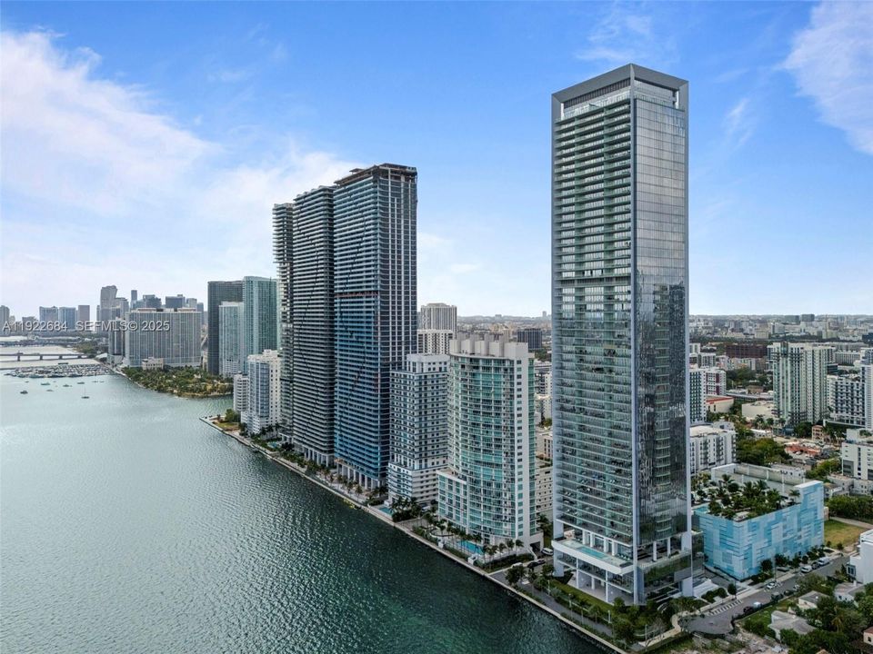 For Rent: $8,500 (2 beds, 2 baths, 1105 Square Feet)