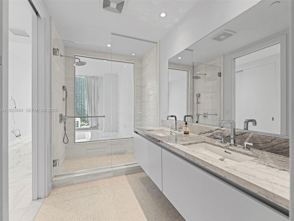 For Rent: $8,500 (2 beds, 2 baths, 1105 Square Feet)