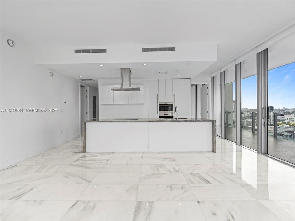 For Rent: $8,500 (2 beds, 2 baths, 1105 Square Feet)