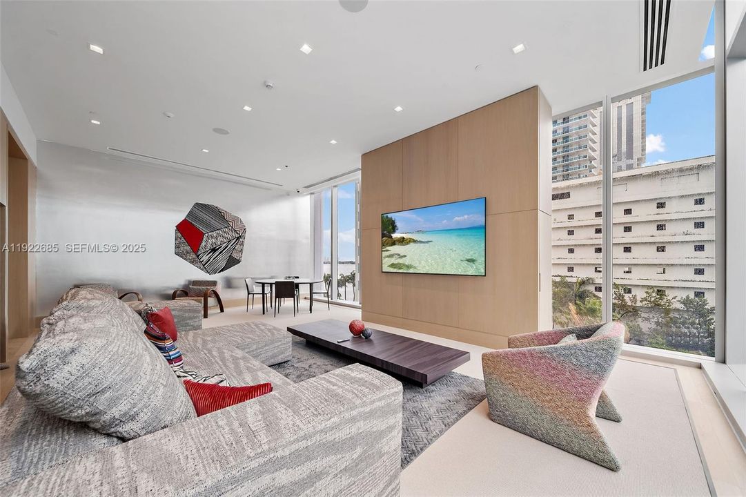 В аренду: $17,500 (2 спален, 3 ванн, 2347 Квадратных фут)