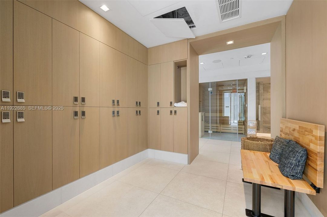 В аренду: $17,500 (2 спален, 3 ванн, 2347 Квадратных фут)