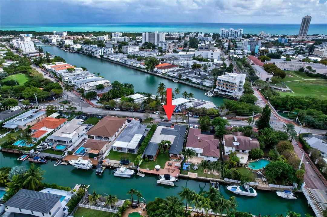 For Sale: $3,150,000 (5 beds, 5 baths, 2473 Square Feet)