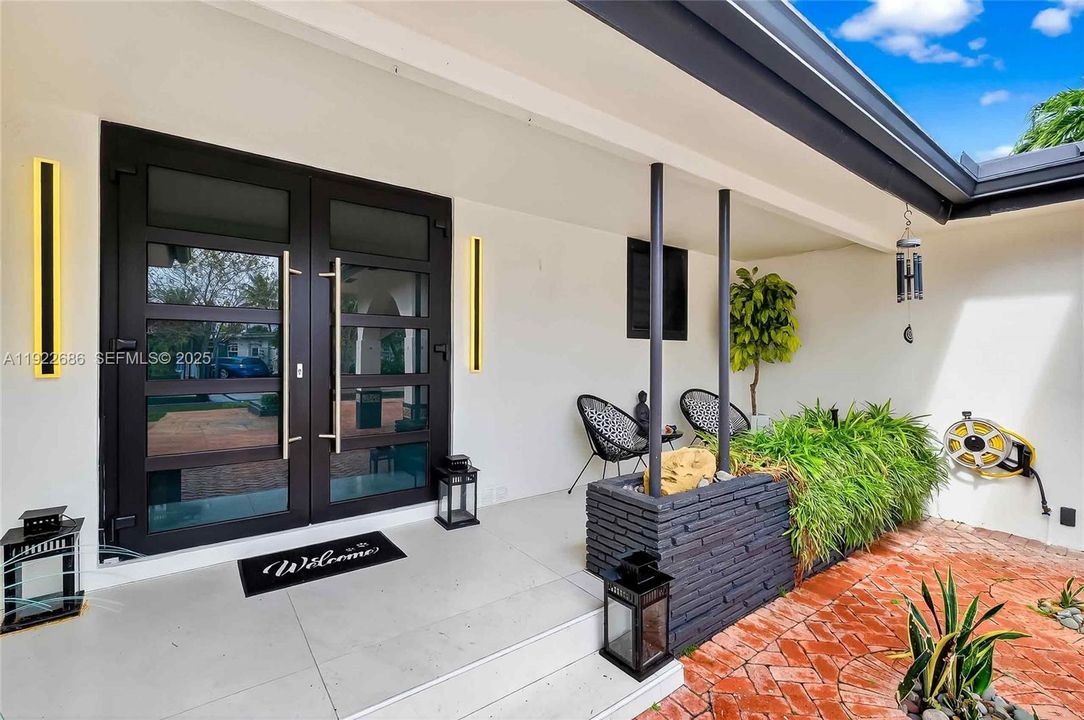 For Sale: $3,150,000 (5 beds, 5 baths, 2473 Square Feet)