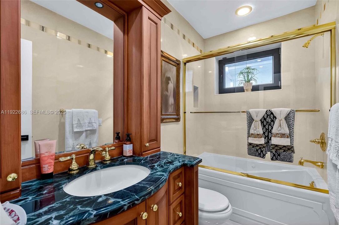 For Sale: $3,150,000 (5 beds, 5 baths, 2473 Square Feet)