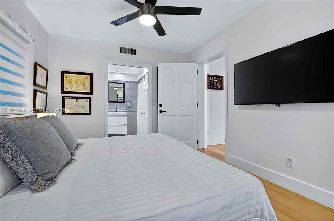 For Sale: $3,150,000 (5 beds, 5 baths, 2473 Square Feet)