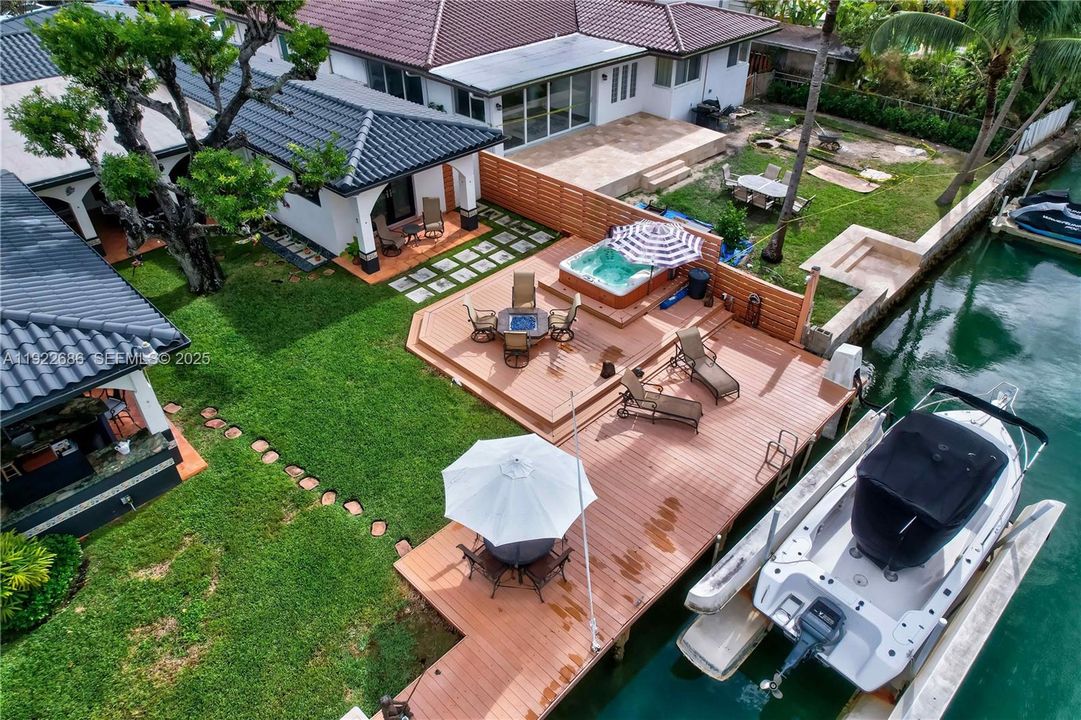 For Sale: $3,150,000 (5 beds, 5 baths, 2473 Square Feet)