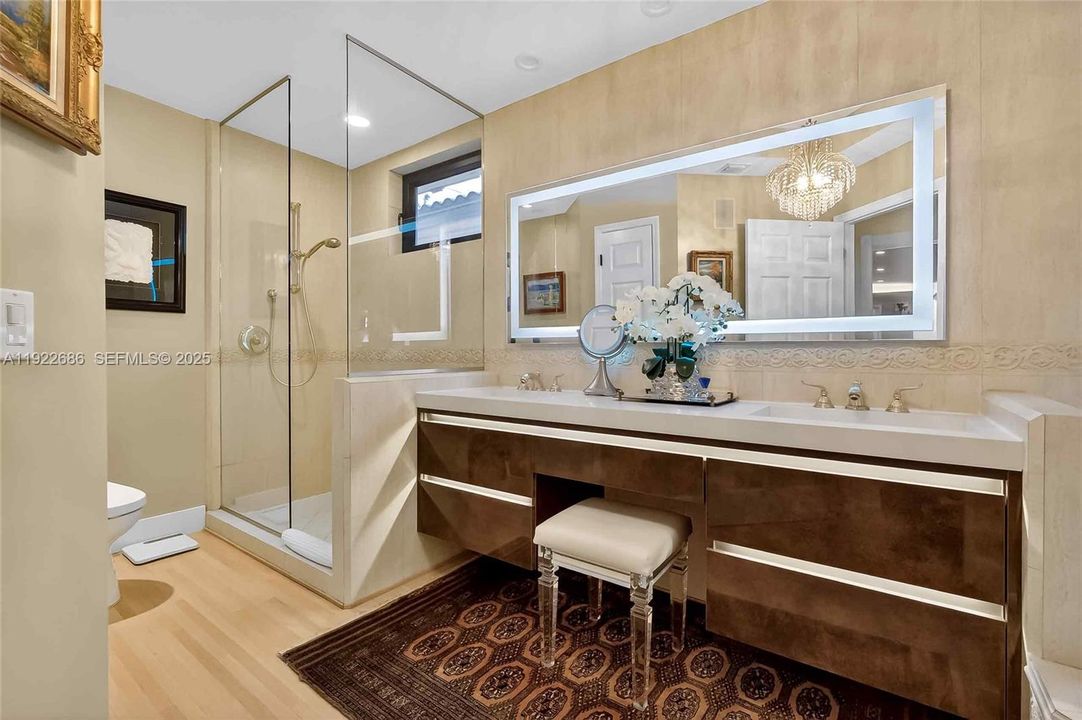 For Sale: $3,150,000 (5 beds, 5 baths, 2473 Square Feet)