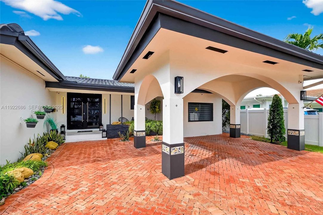 For Sale: $3,150,000 (5 beds, 5 baths, 2473 Square Feet)