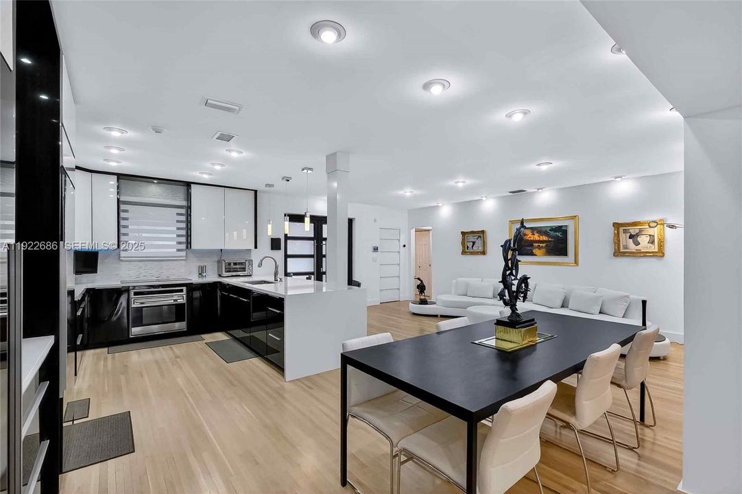 For Sale: $3,150,000 (5 beds, 5 baths, 2473 Square Feet)