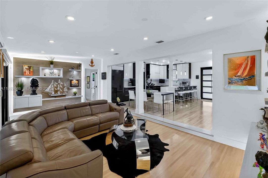 For Sale: $3,150,000 (5 beds, 5 baths, 2473 Square Feet)