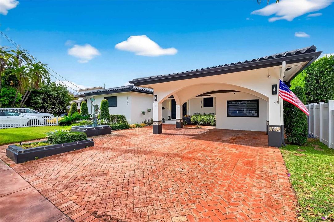 For Sale: $3,150,000 (5 beds, 5 baths, 2473 Square Feet)