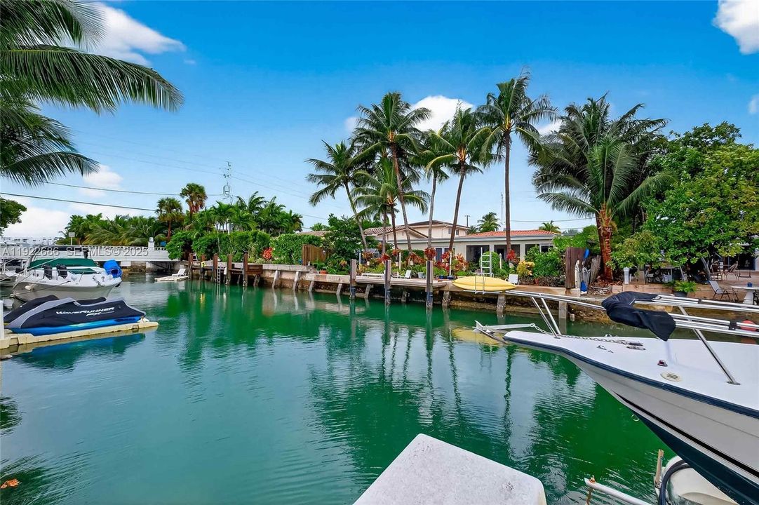 For Sale: $3,150,000 (5 beds, 5 baths, 2473 Square Feet)