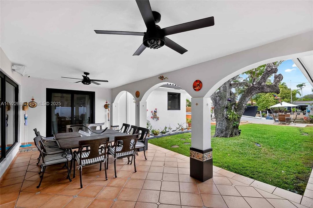 For Sale: $3,150,000 (5 beds, 5 baths, 2473 Square Feet)