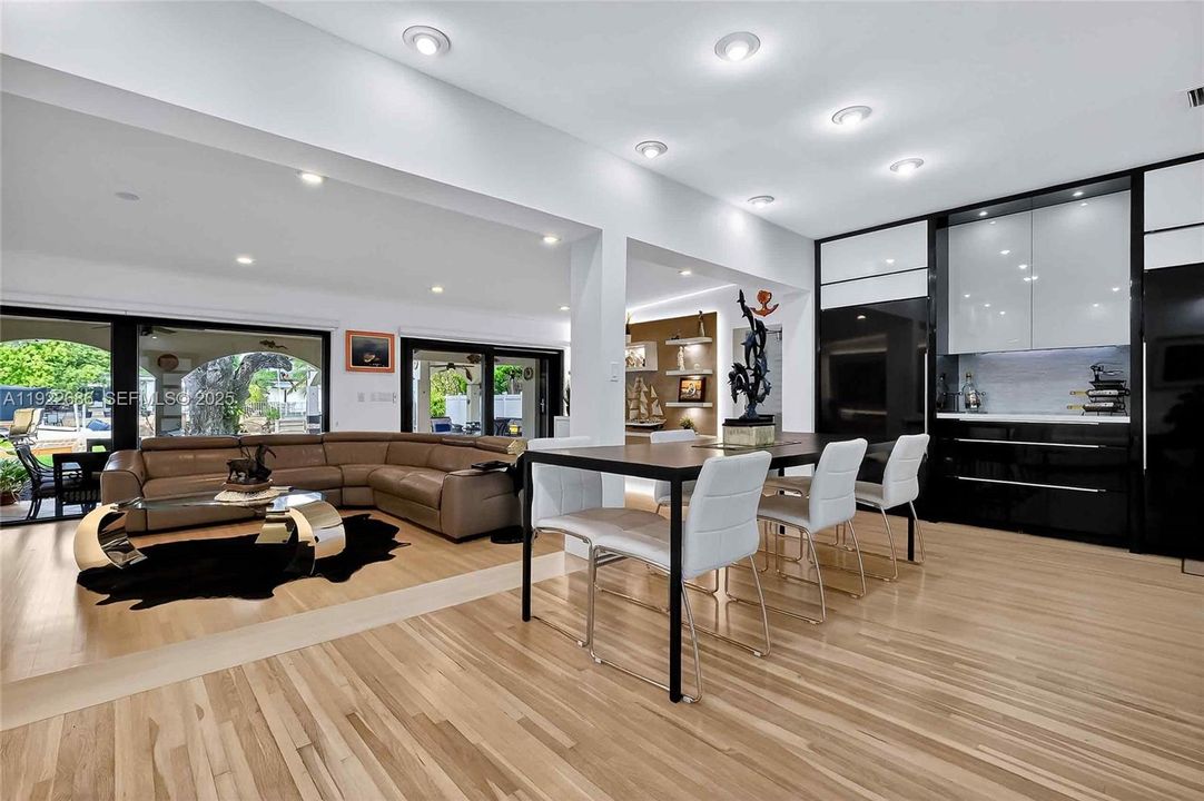 For Sale: $3,150,000 (5 beds, 5 baths, 2473 Square Feet)