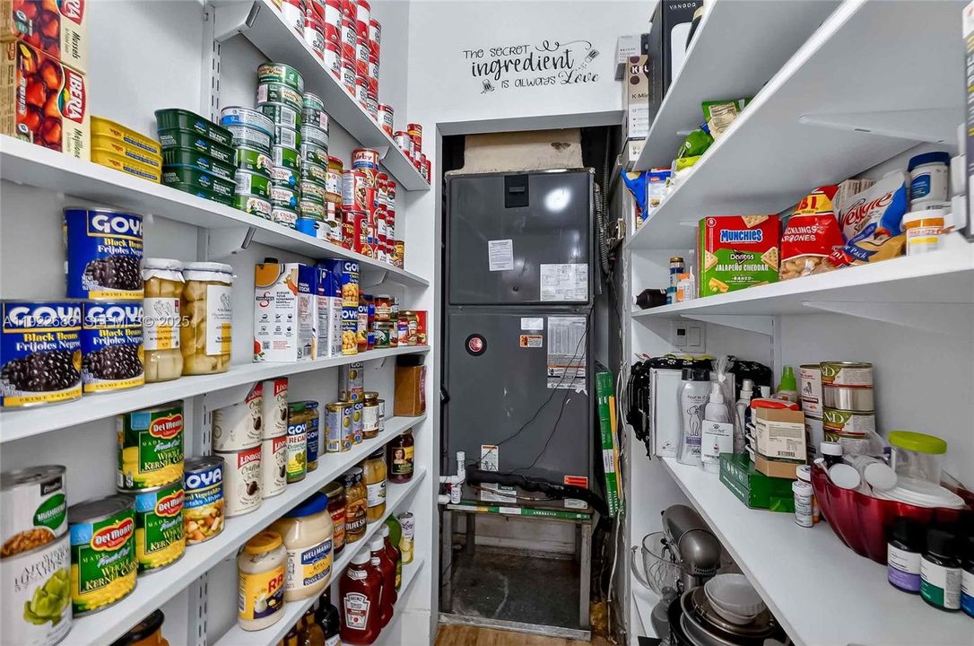 For Sale: $3,150,000 (5 beds, 5 baths, 2473 Square Feet)