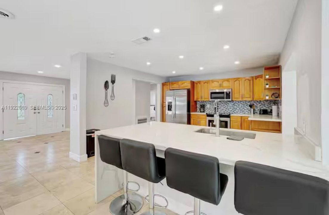 For Rent: $7,500 (5 beds, 3 baths, 2998 Square Feet)