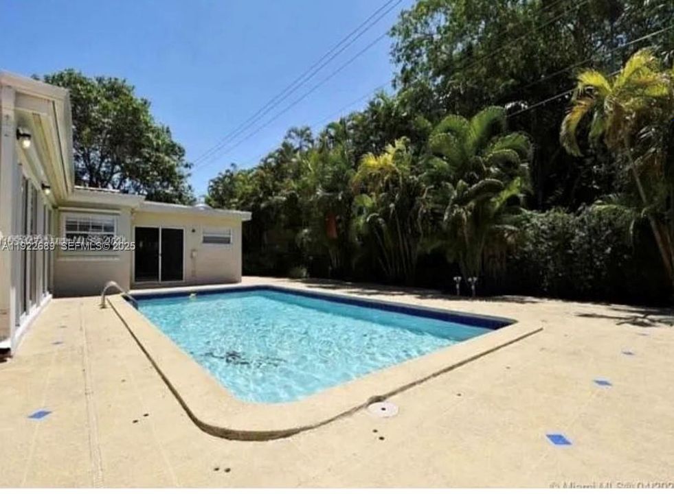 For Rent: $7,500 (5 beds, 3 baths, 2998 Square Feet)