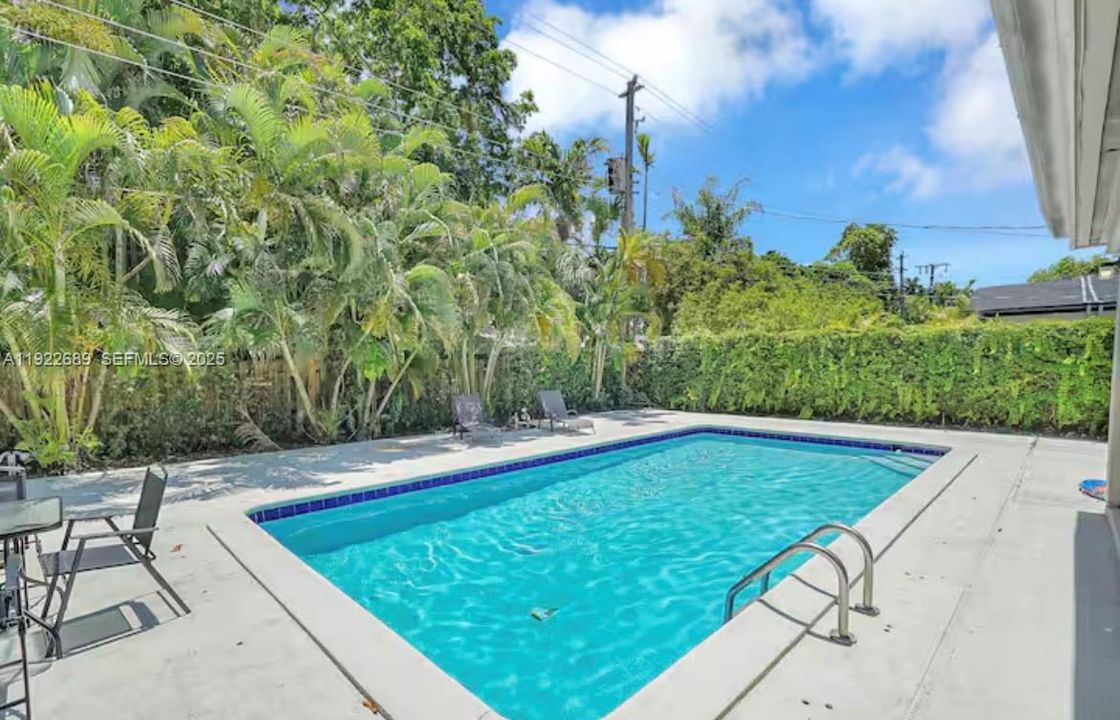 For Rent: $7,500 (5 beds, 3 baths, 2998 Square Feet)