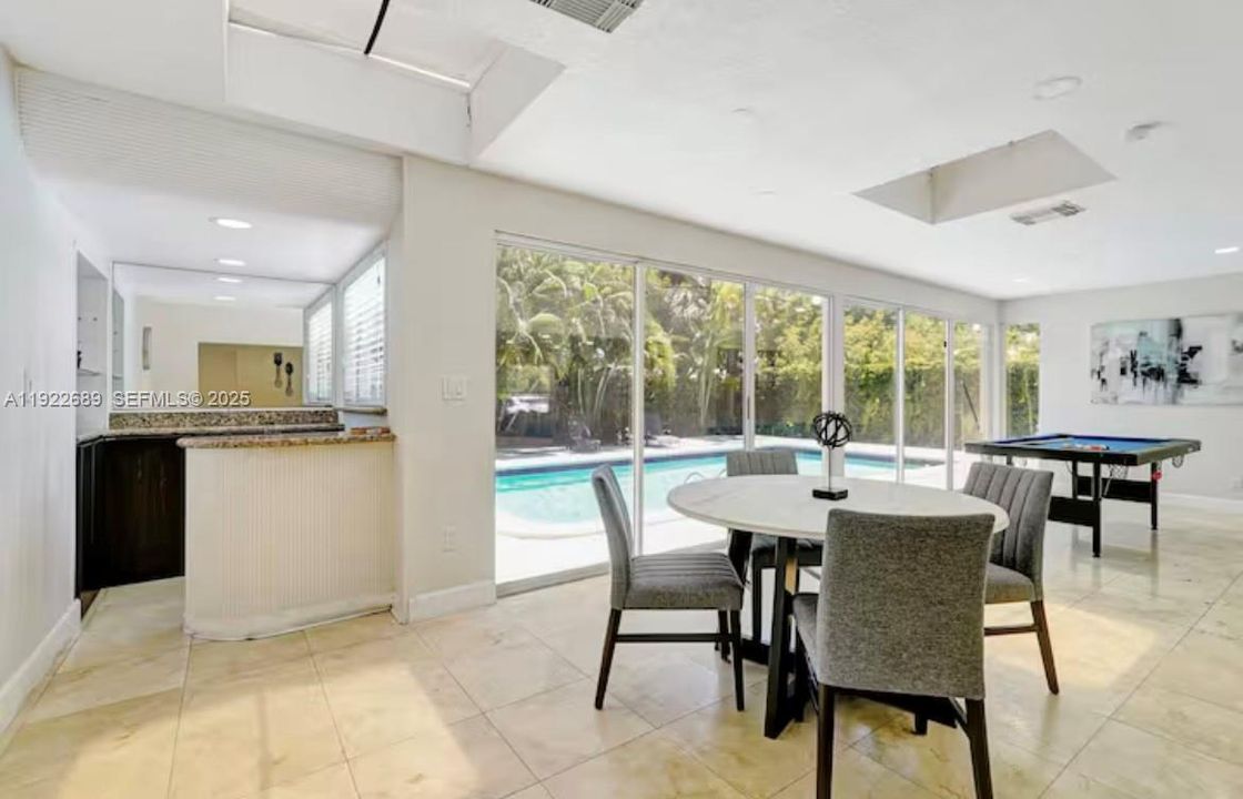 For Rent: $7,500 (5 beds, 3 baths, 2998 Square Feet)