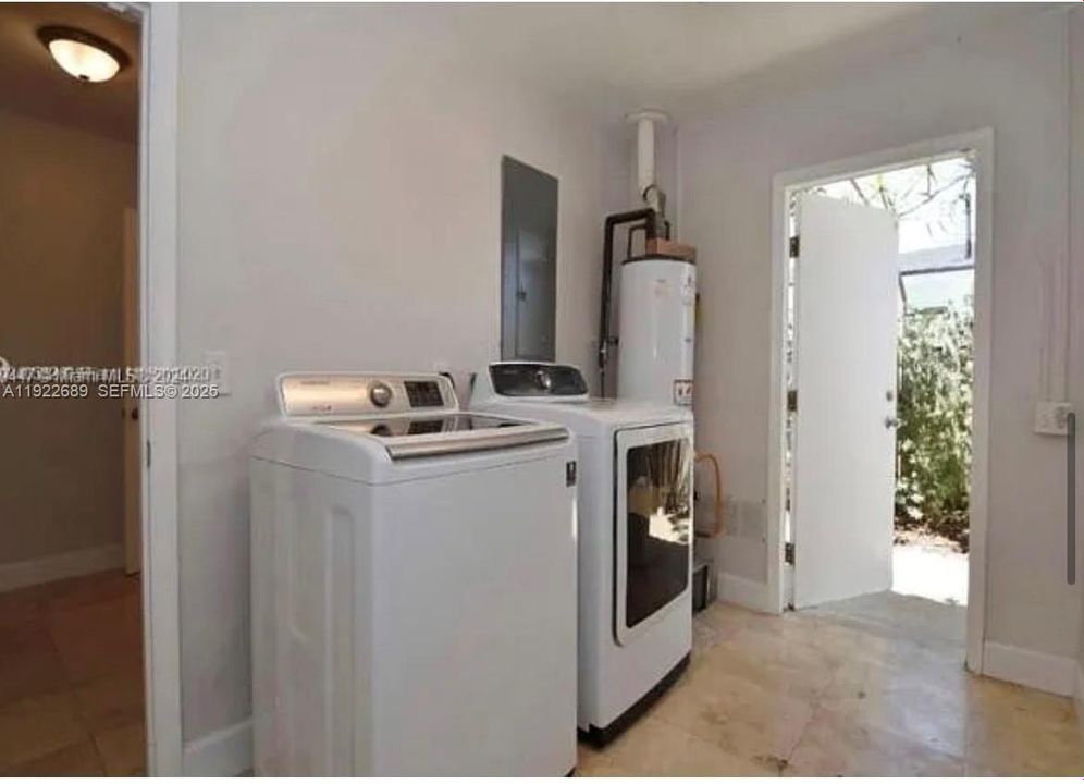 For Rent: $7,500 (5 beds, 3 baths, 2998 Square Feet)