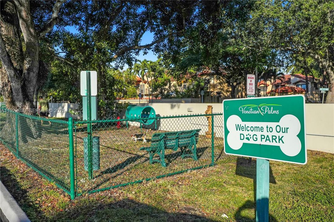 For Sale: $279,500 (1 beds, 1 baths, 854 Square Feet)