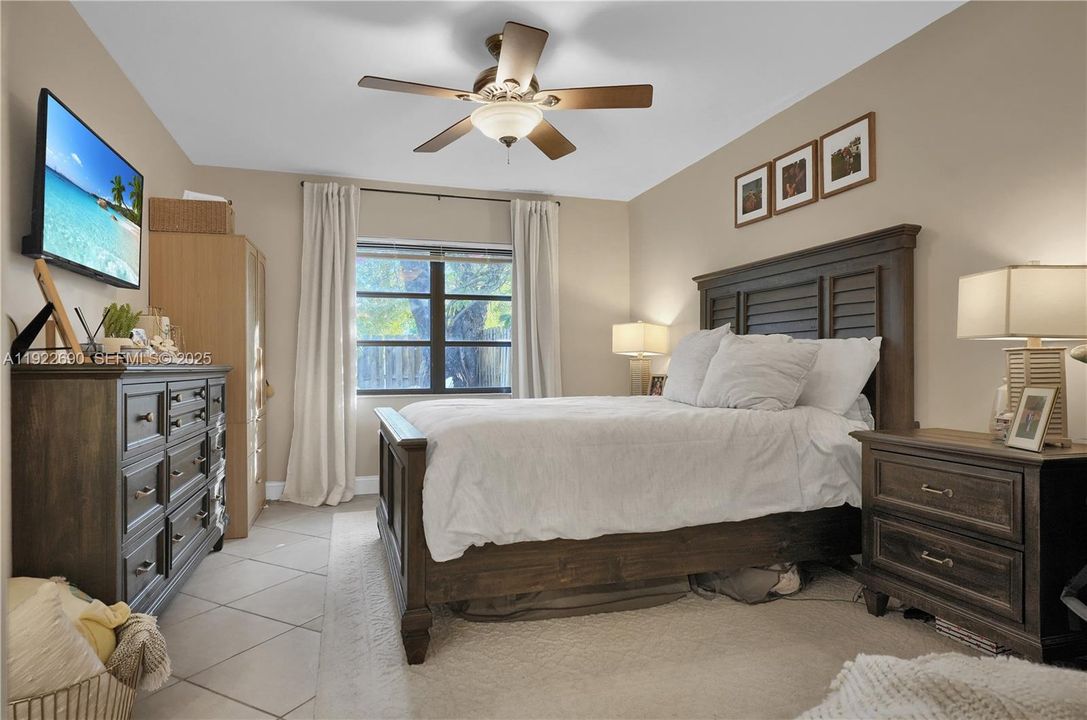 For Sale: $279,500 (1 beds, 1 baths, 854 Square Feet)