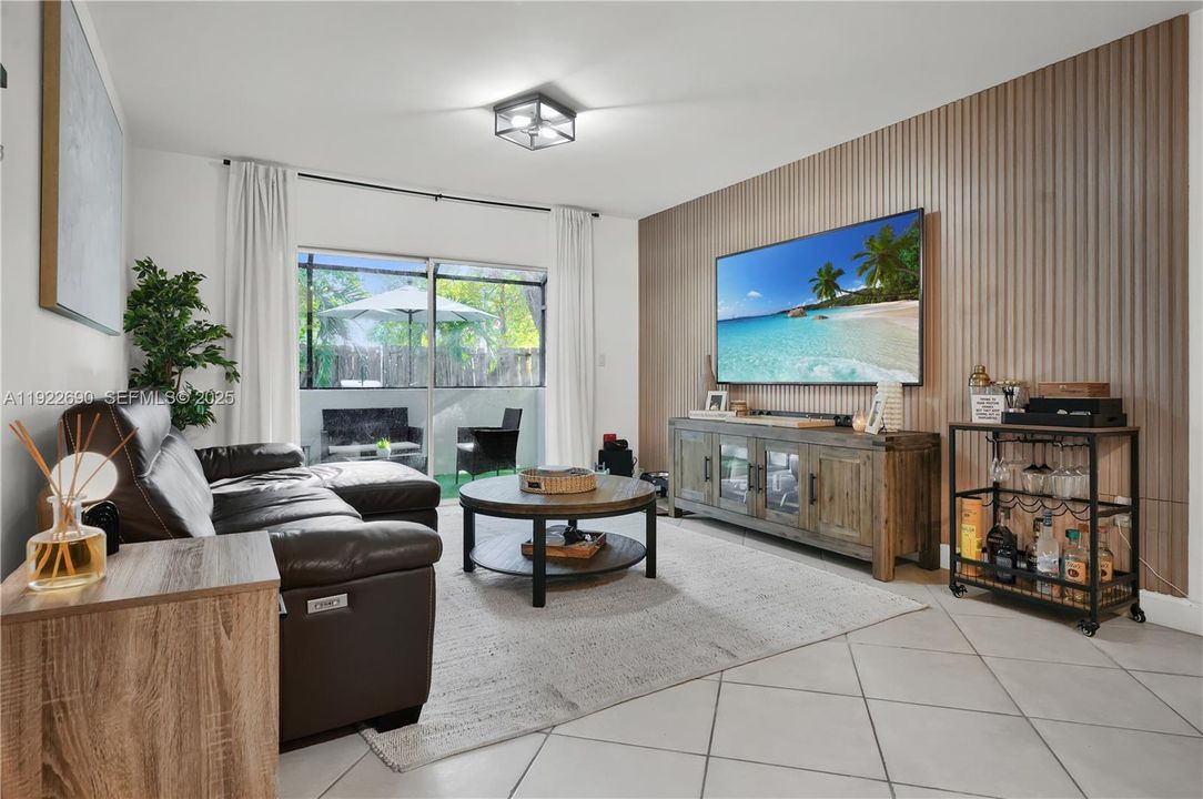 For Sale: $279,500 (1 beds, 1 baths, 854 Square Feet)