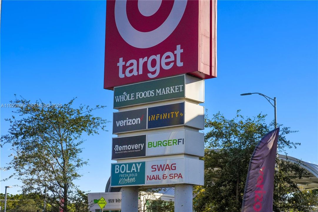 For Sale: $279,500 (1 beds, 1 baths, 854 Square Feet)