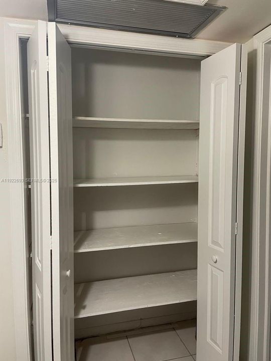 For Rent: $2,800 (3 beds, 2 baths, 1591 Square Feet)