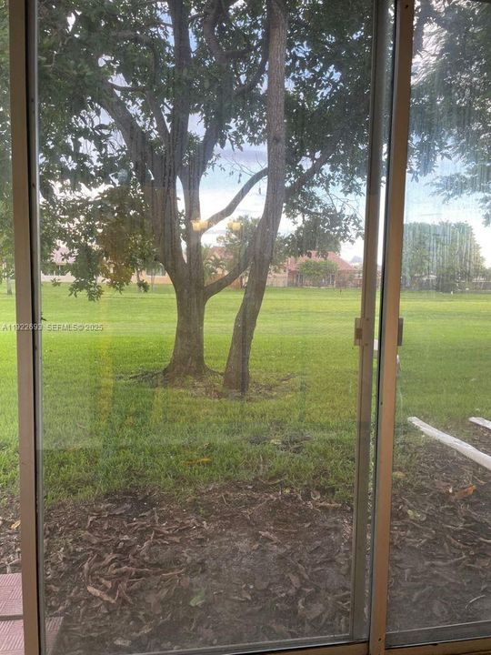 For Rent: $2,800 (3 beds, 2 baths, 1591 Square Feet)