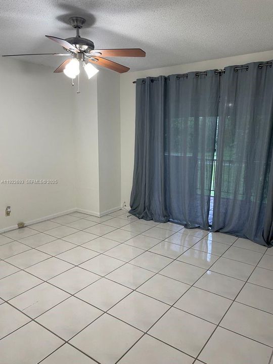 For Rent: $2,800 (3 beds, 2 baths, 1591 Square Feet)