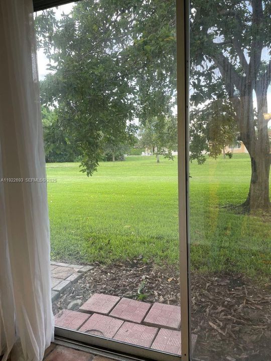 For Rent: $2,800 (3 beds, 2 baths, 1591 Square Feet)